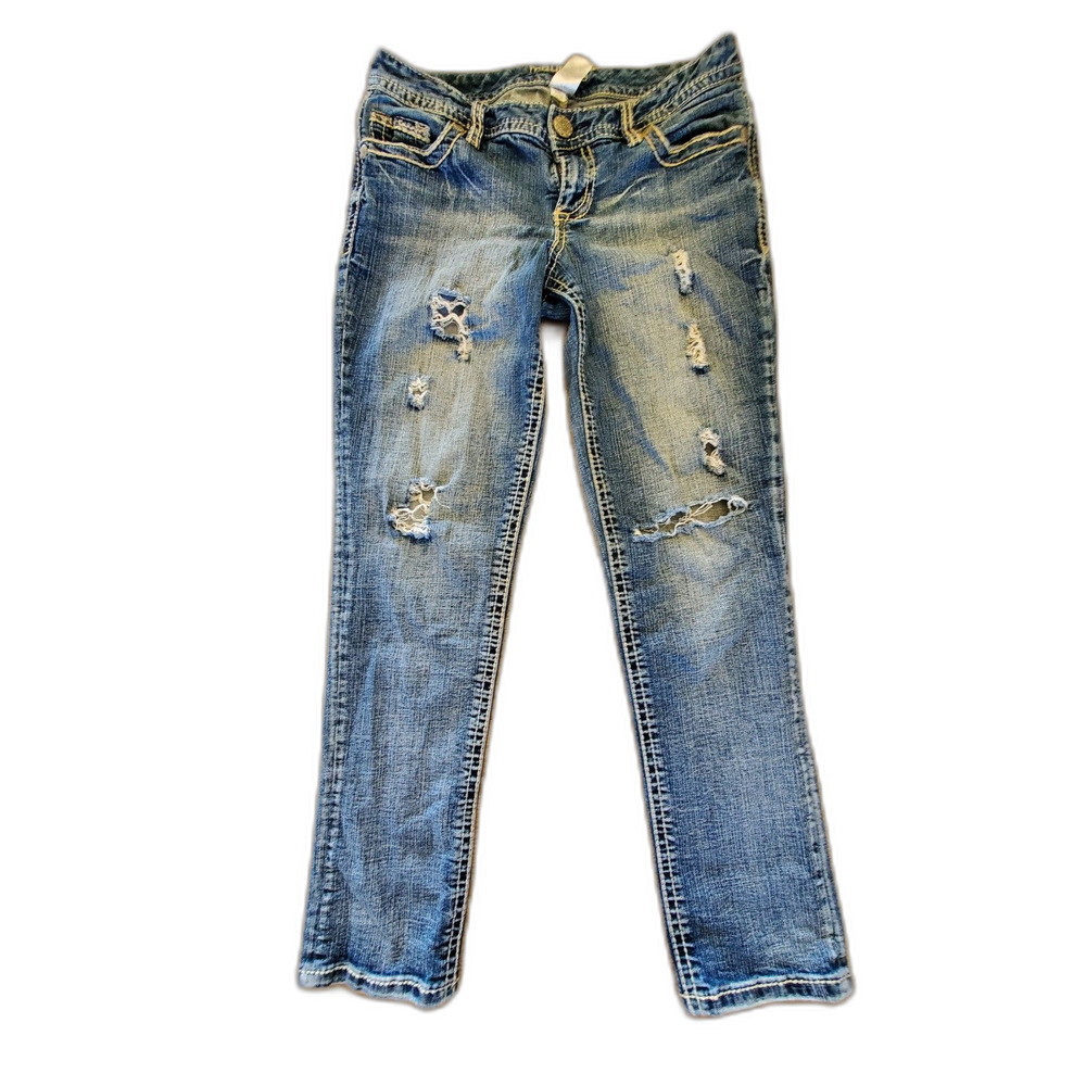 Maurices Distressed Blue Jeans 3/4 EUC